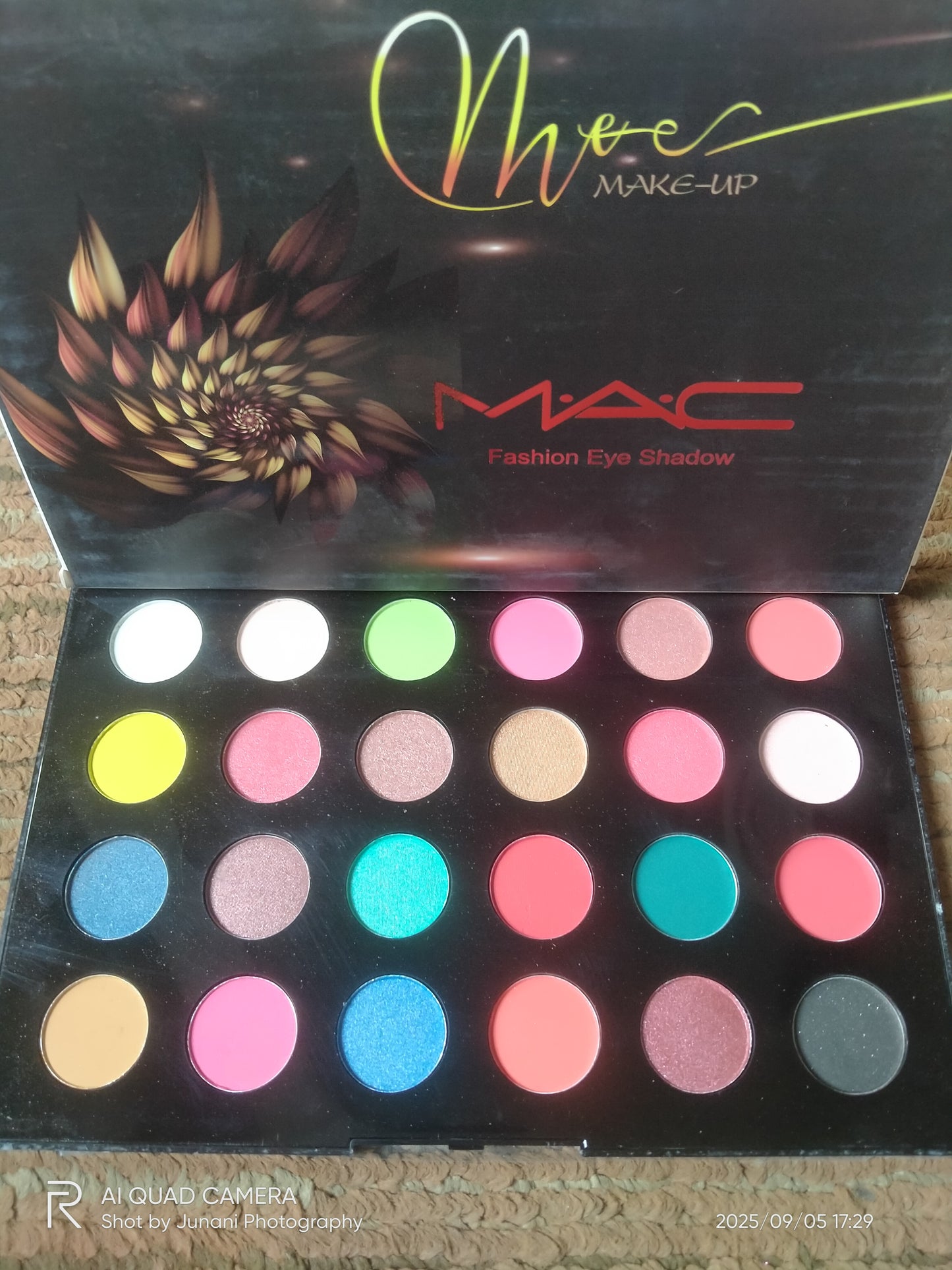 MAC FASHION EYESHADOW 12 MATTE +12 SHIMMER SHADES EYESHADOW PALLET