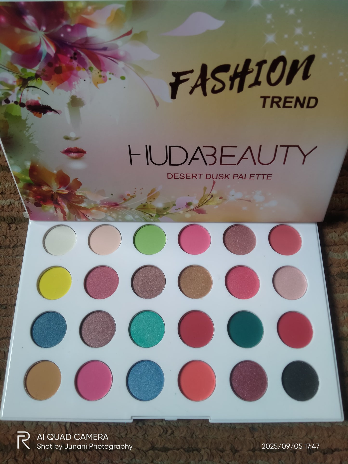 HUDA BEAUTY FASHION EYESHADOW 12 MATTE +12 SHIMMER SHADES EYESHADOW PALLET